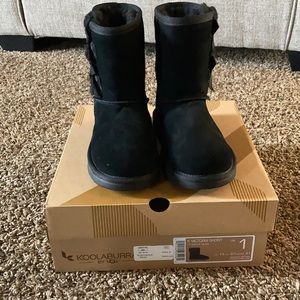 Brand new Koolaburra by Ugg. Girls Size 1. Box in perfect condition, too!